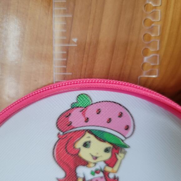 Pink Strawberry-Themed Coin Purse – 2000s Style Pouches with Keychain Zipper - Picture 5 of 5